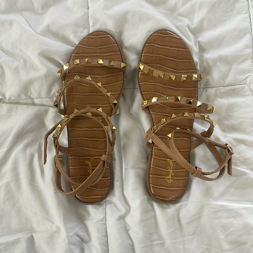 Qupid Sandals from Pink Lily